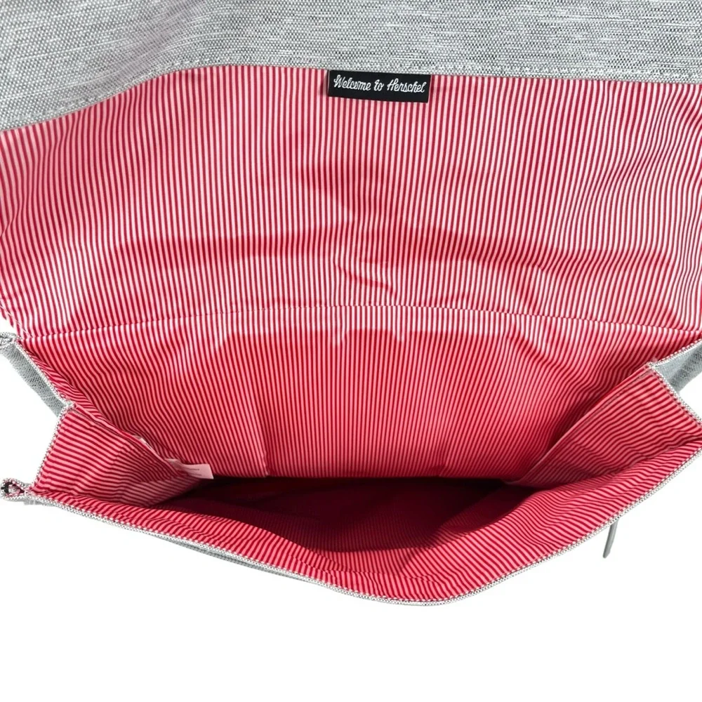 Herschel Supply Co | City‎ Mid Heather Gray & Black w/ Rose Closure Backpack Bag